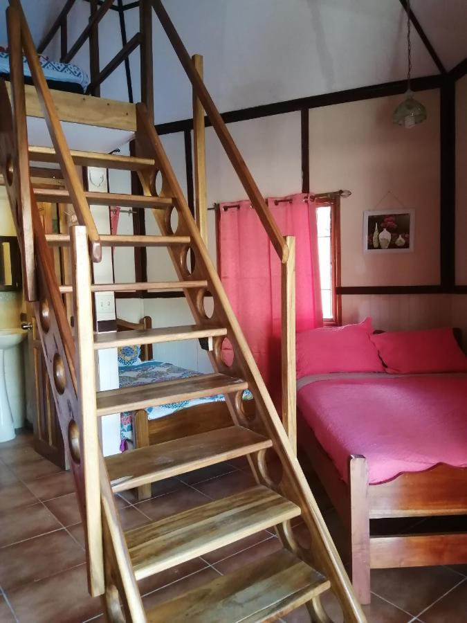 Cabanas Mountain River Lake Inn Nueva California 外观 照片