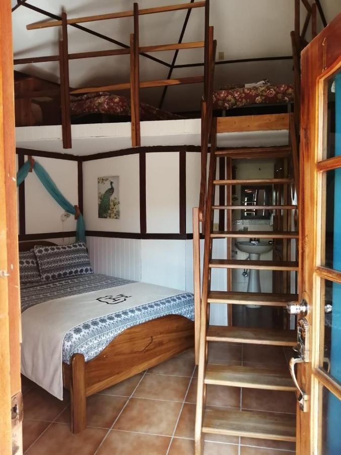 Cabanas Mountain River Lake Inn Nueva California 外观 照片