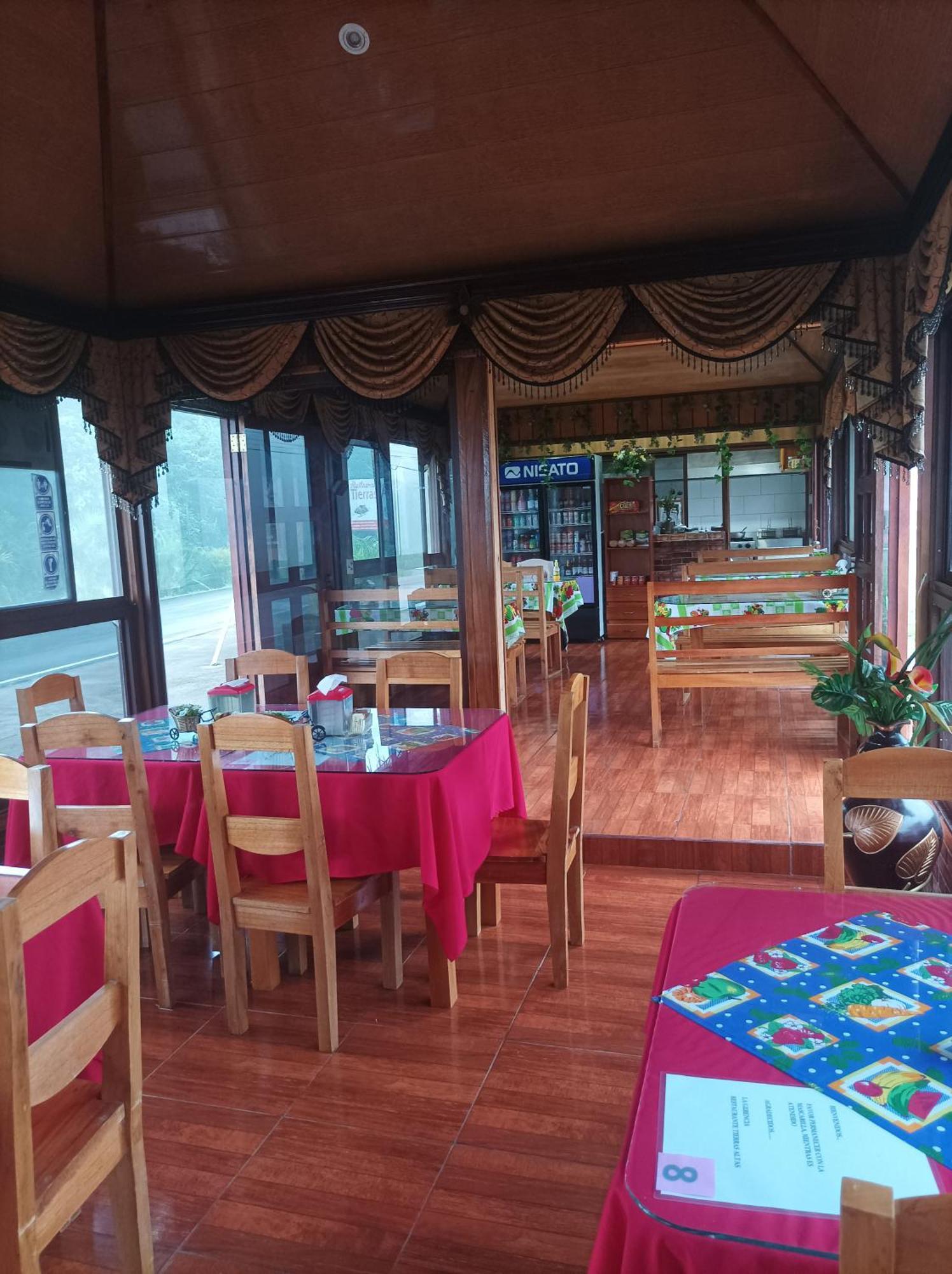 Cabanas Mountain River Lake Inn Nueva California 外观 照片
